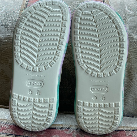 Crocs Crush Clogs Spring Break . Size 8 Women. Free charms light up - Picture 6 of 6